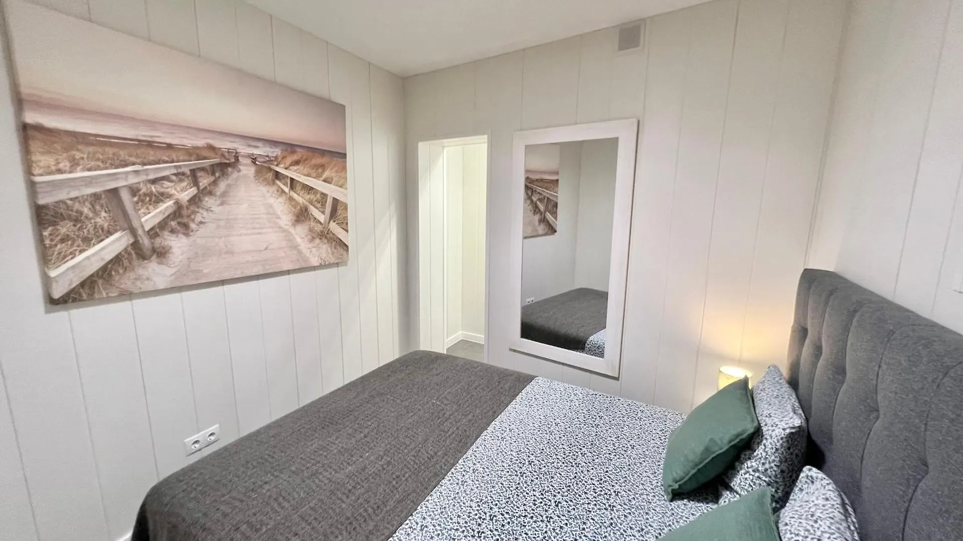 Апартаменты Cozy Suite Apartment, Wifi! Santa Coloma de Gramenet
